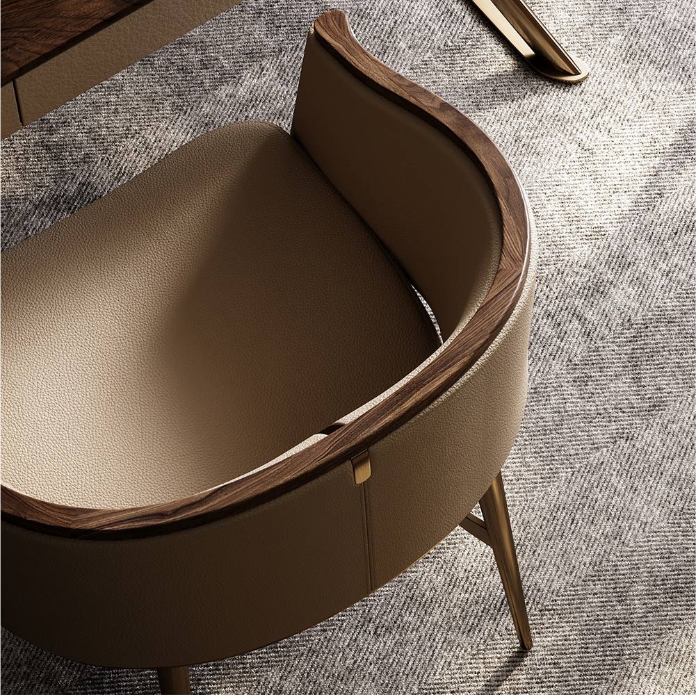 Pillar Master Chair
